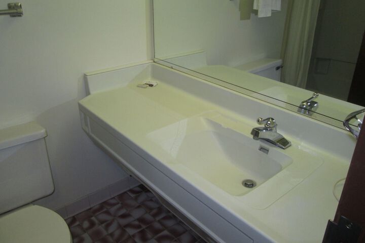 Bellevue Hotel & Suites