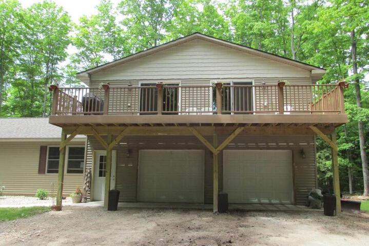 Beulah Land Guest House w / King Bed & Jacuzzi Tub