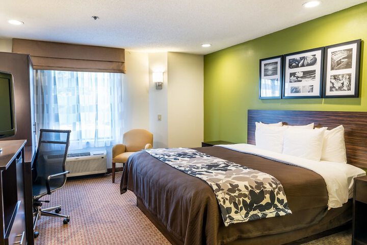 Room 10 of 40