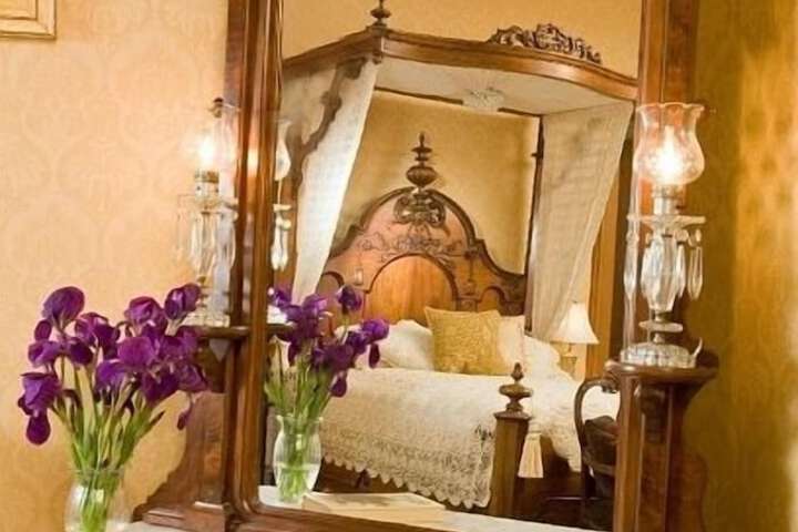 Garth Woodside Mansion B & B