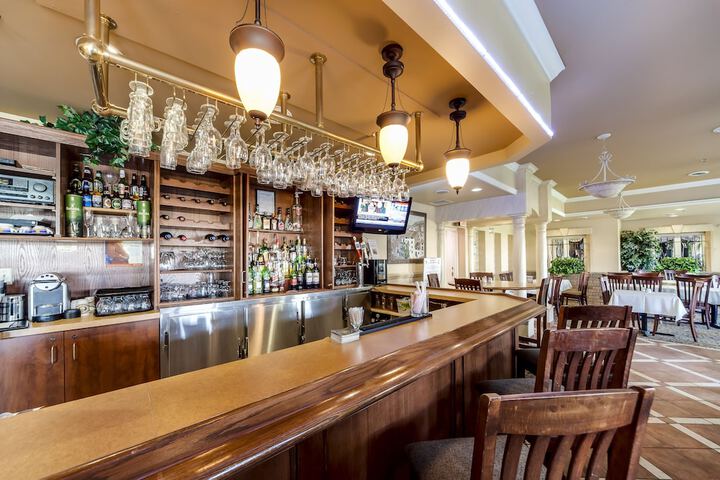Monte Carlo Inn - Brampton Suites