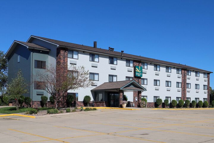 Quality Inn & Suites Bloomington I-55 and I-74