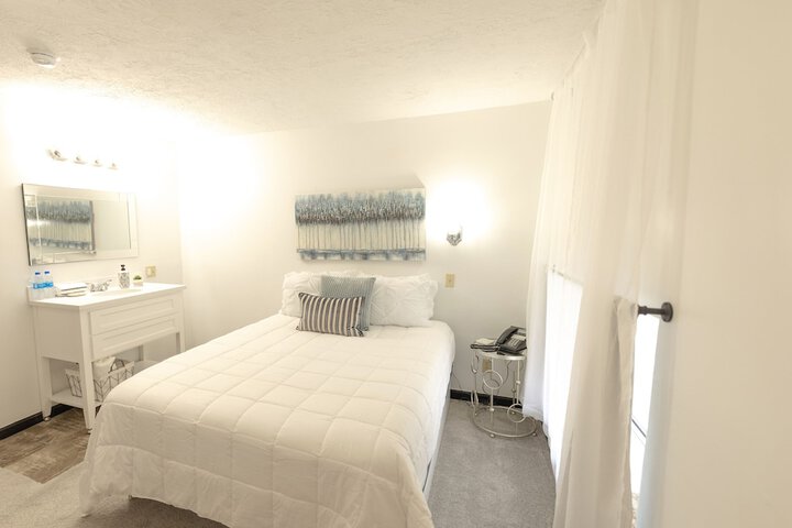 Room 17 of 24