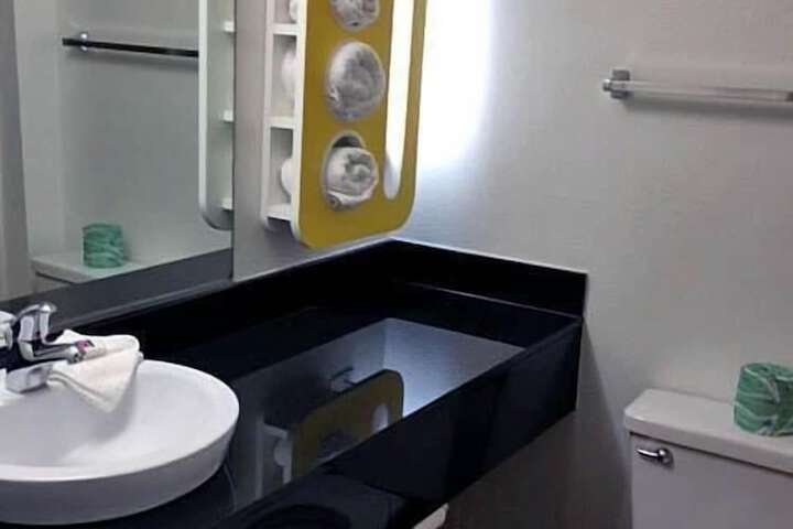 Motel 6 Palatine IL - Chicago Northwest