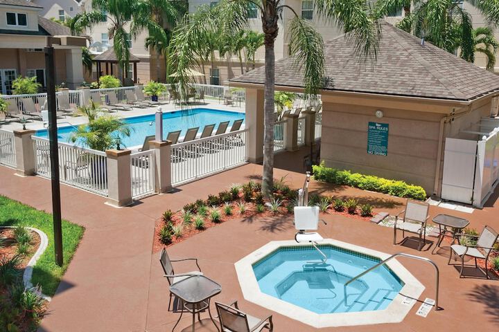 Homewood Suites by Hilton - Fort Myers