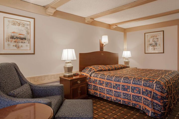 Room 13 of 17
