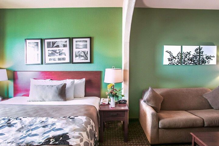 Room 16 of 31
