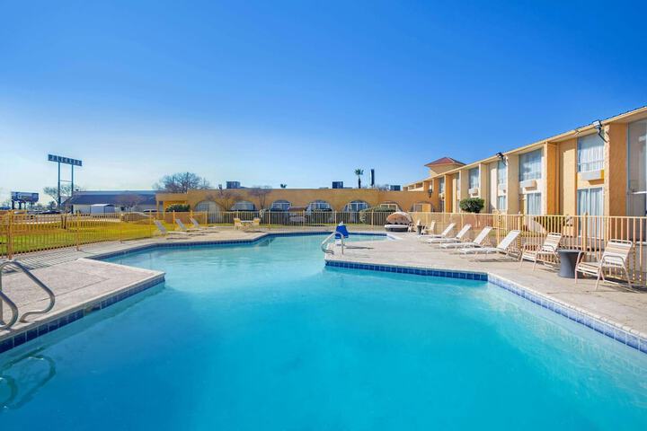 Pool 9 of 33