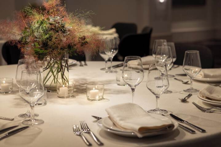 Ballroom/Hall 109 of 113