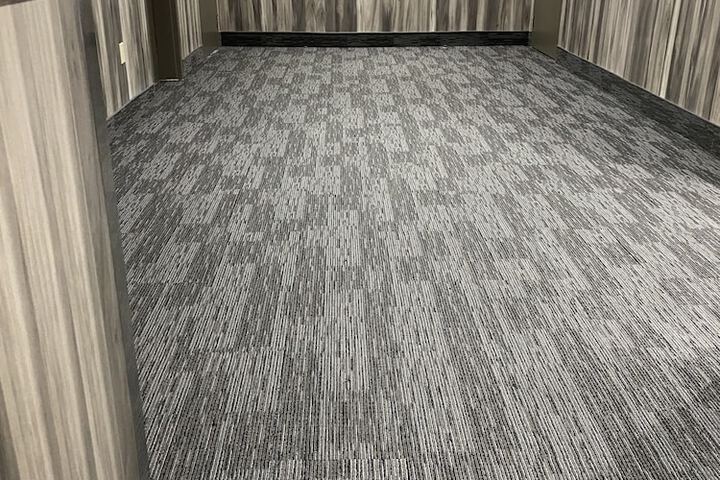 Ballroom/Hall 86 of 95