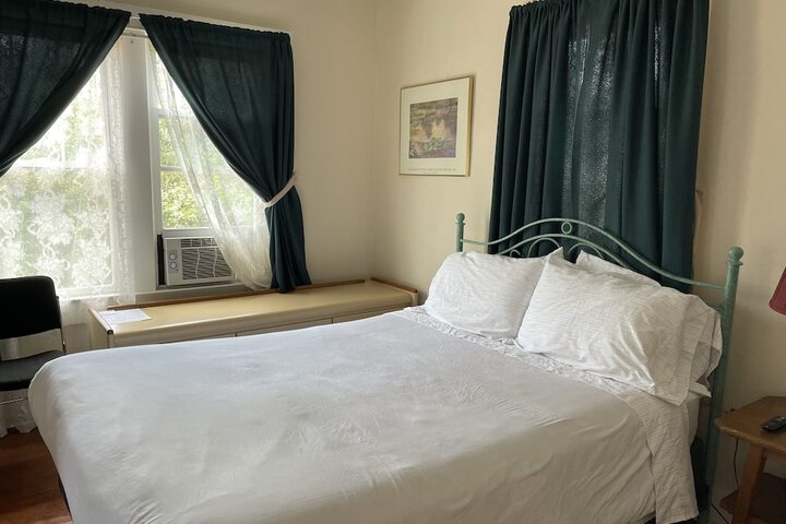 Room 44 of 82