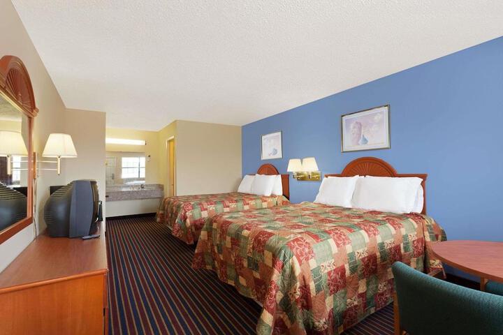 Days Inn by Wyndham Downtown-Nashville West Trinity Lane
