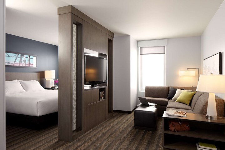 Room 46 of 74