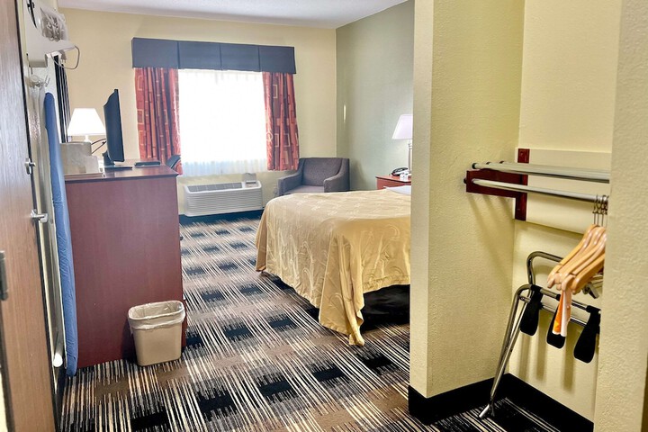 Room 22 of 72