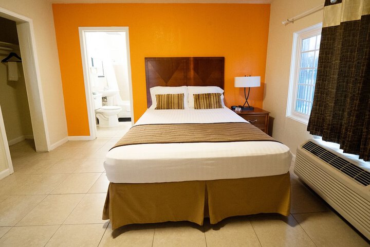 Room 11 of 22
