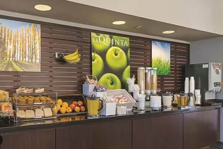 Breakfast/Coffee Service 28 of 30