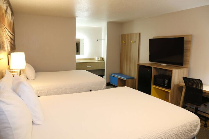 Days Inn by Wyndham Monroe LA