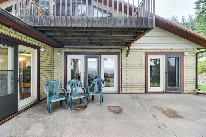 Flathead Lake Views: Scenic & Spacious Retreat!