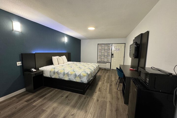 Room 13 of 15
