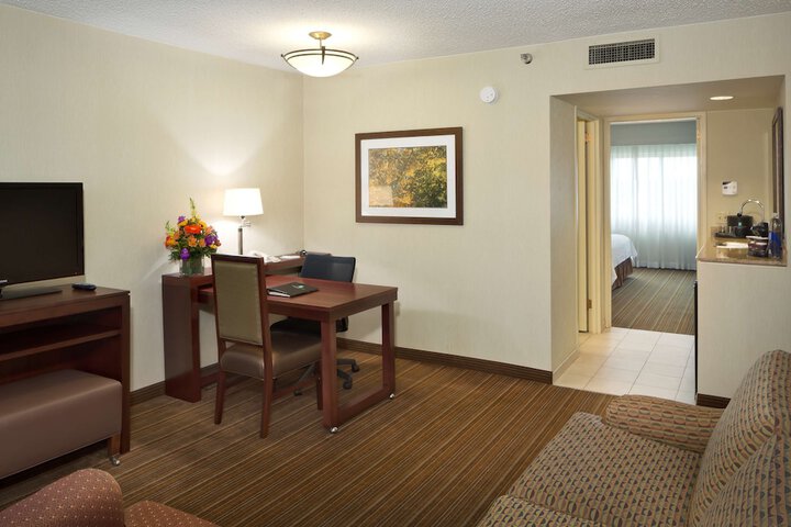 Embassy Suites by Hilton Parsippany