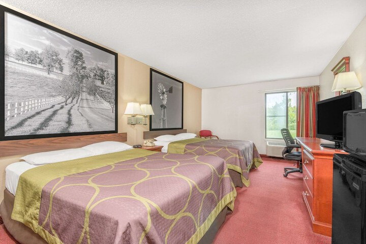 Room 6 of 15