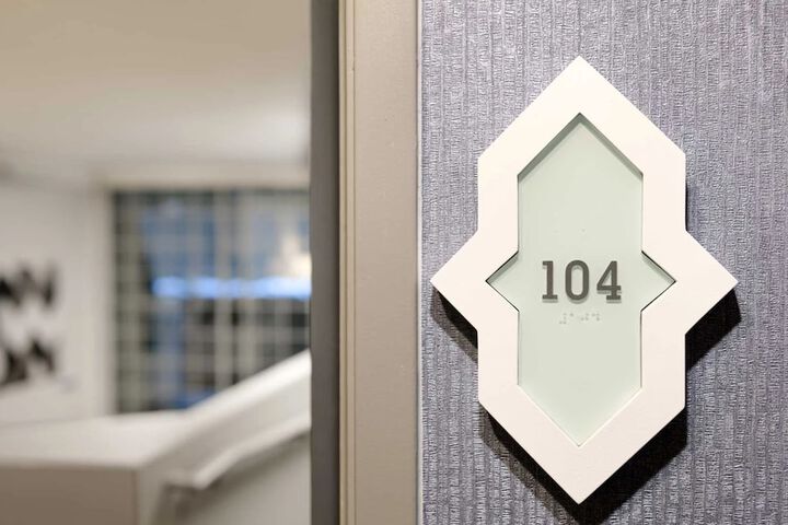 Room 43 of 87