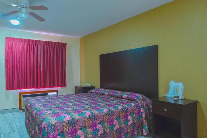 EXECUTIVE INN AND SUITES