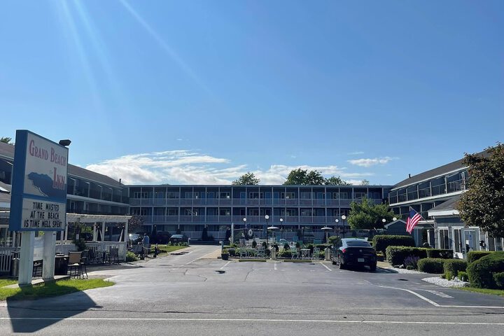 Grand Beach Inn