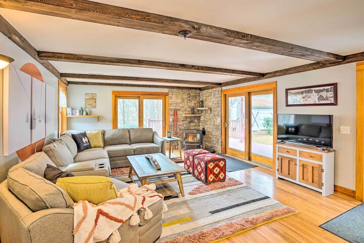 Berkshires Getaway 1 Mi Skiing & Hiking!