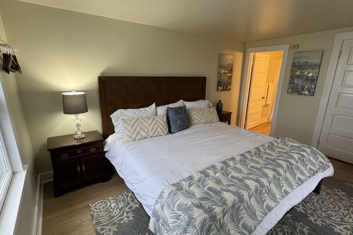 High Tide Inn