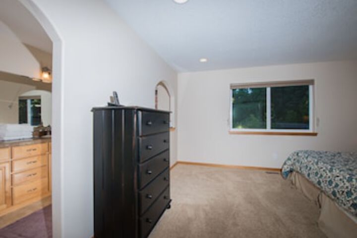 Oceanside Paradise 3 Br home by RedAwning