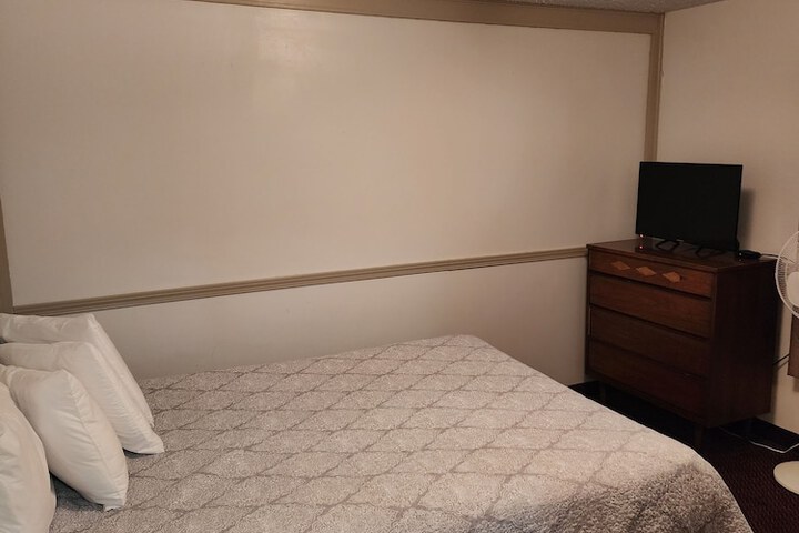 Room 31 of 64