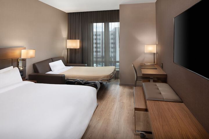 Room 30 of 46