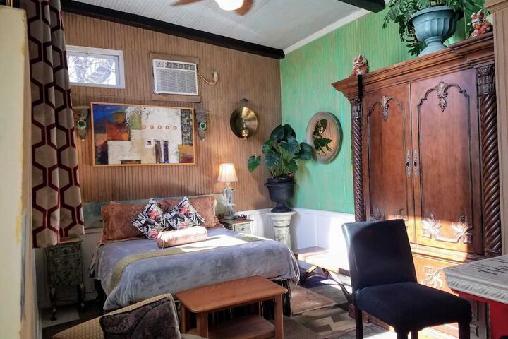 Room 28 of 53
