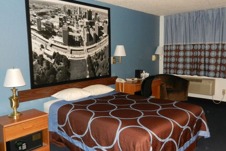 Room 43 of 46