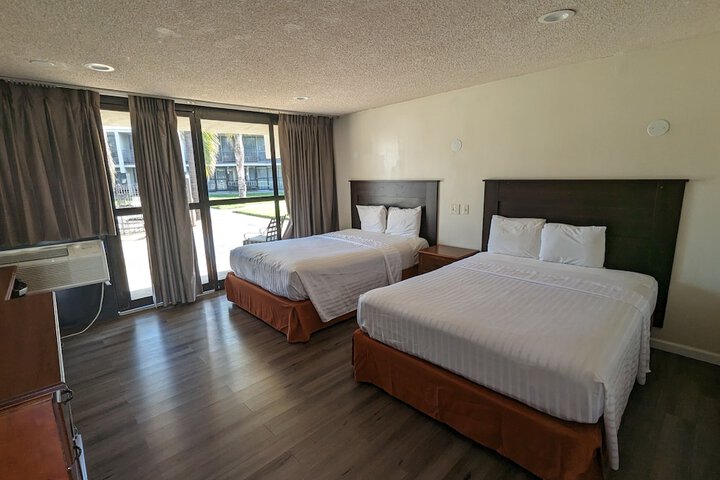 Room 33 of 49