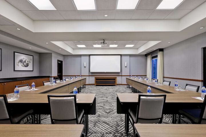 Hyatt Place San Antonio–North / Stone Oak