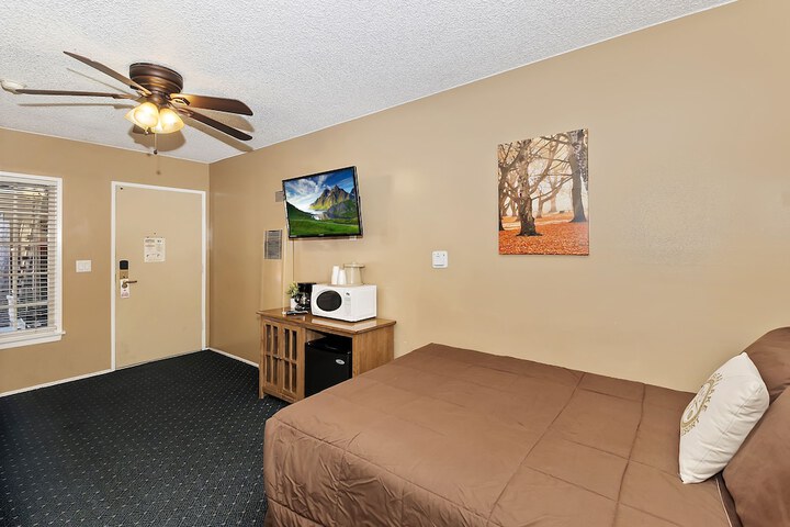 Robinhood Resort