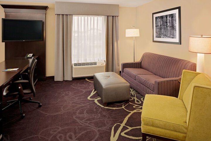 Room 12 of 28