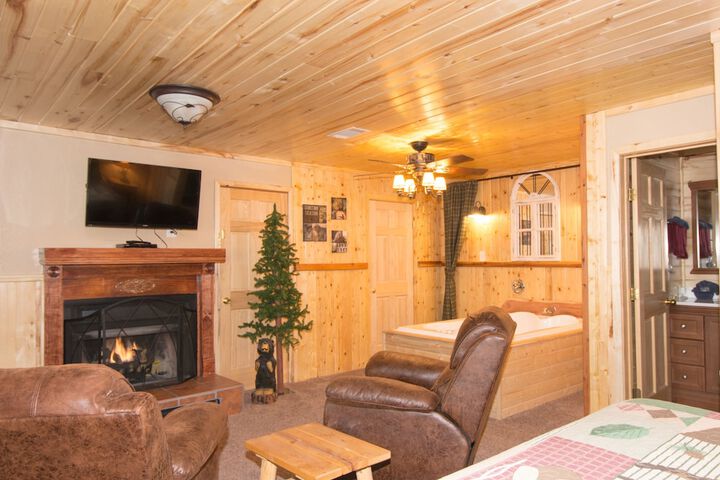 Upper Canyon Inn & Cabins