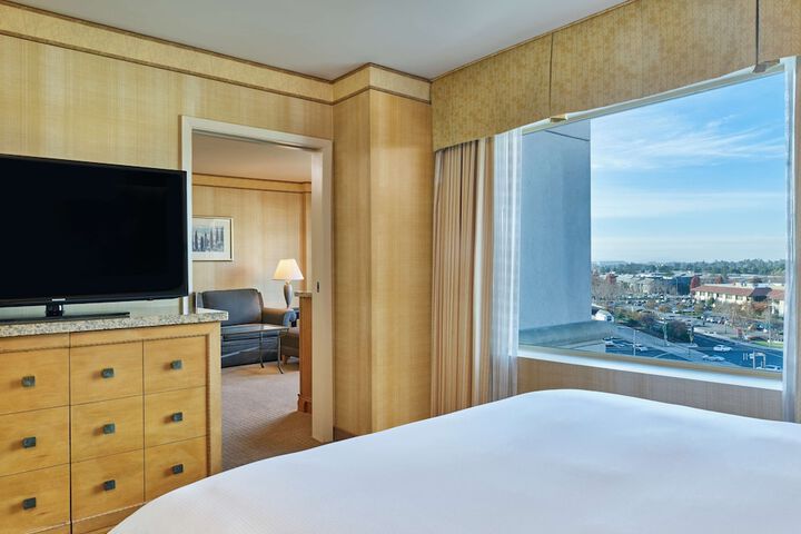 Room 26 of 60