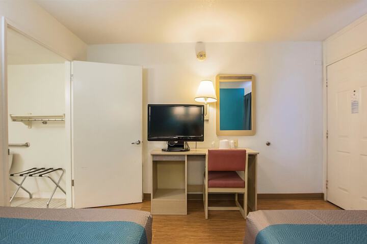 Room 28 of 36