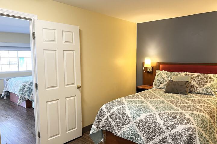 Room 25 of 33