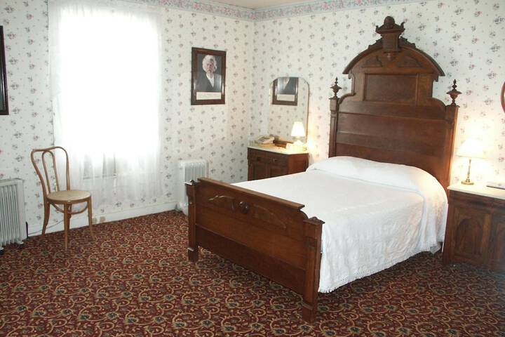 Room 18 of 44