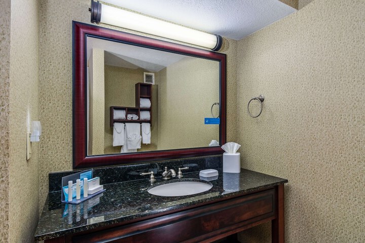 Room 19 of 35