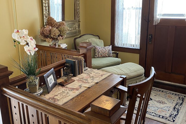 Vineyard Mansion & Carriage House Bed & Breakfast