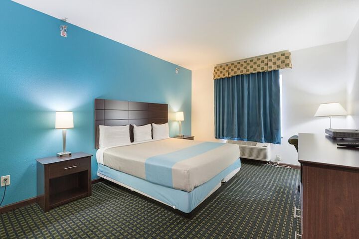 Room 9 of 32