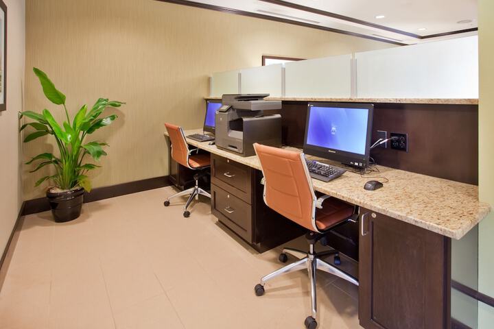 Holiday Inn Express Hotel & Suites St. Joseph by IHG