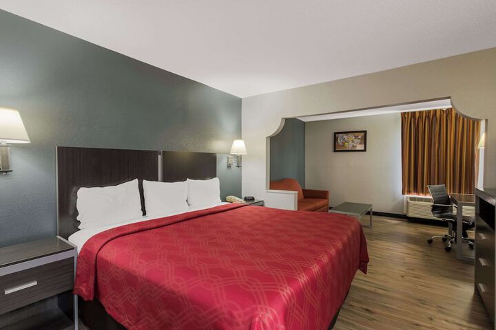 Econo Lodge Inn & Suites Diamondhead