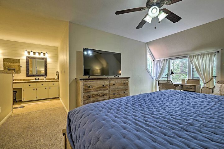 Modern Townhome w / Patio Next Door to Resort